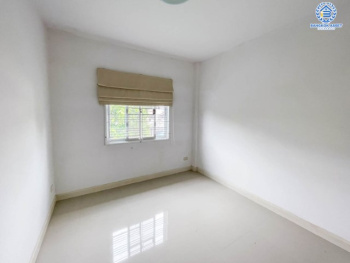 *****ทาวน์เฮ้าส์มือสองย่านนนทบุรี ม.สิรภัทร4 รัตนาธิเบศร์-ไทรม้า บ้านหลังใหญ่เนื้อที่เยอะถึง 27.7 ตร.ว. ฟังก์ชัน 3 ห้องนอน 2 ห้องน้ำ 2 ที่จอดรถ บนทำเลโซนเมือง ใกล้ทางด่วน "งามวงศ์วาน" และรถไฟฟ้าสายสีม่วง "สถานีไทรม้า" ราคาถูกเพียง 2 ล้านกลางๆ